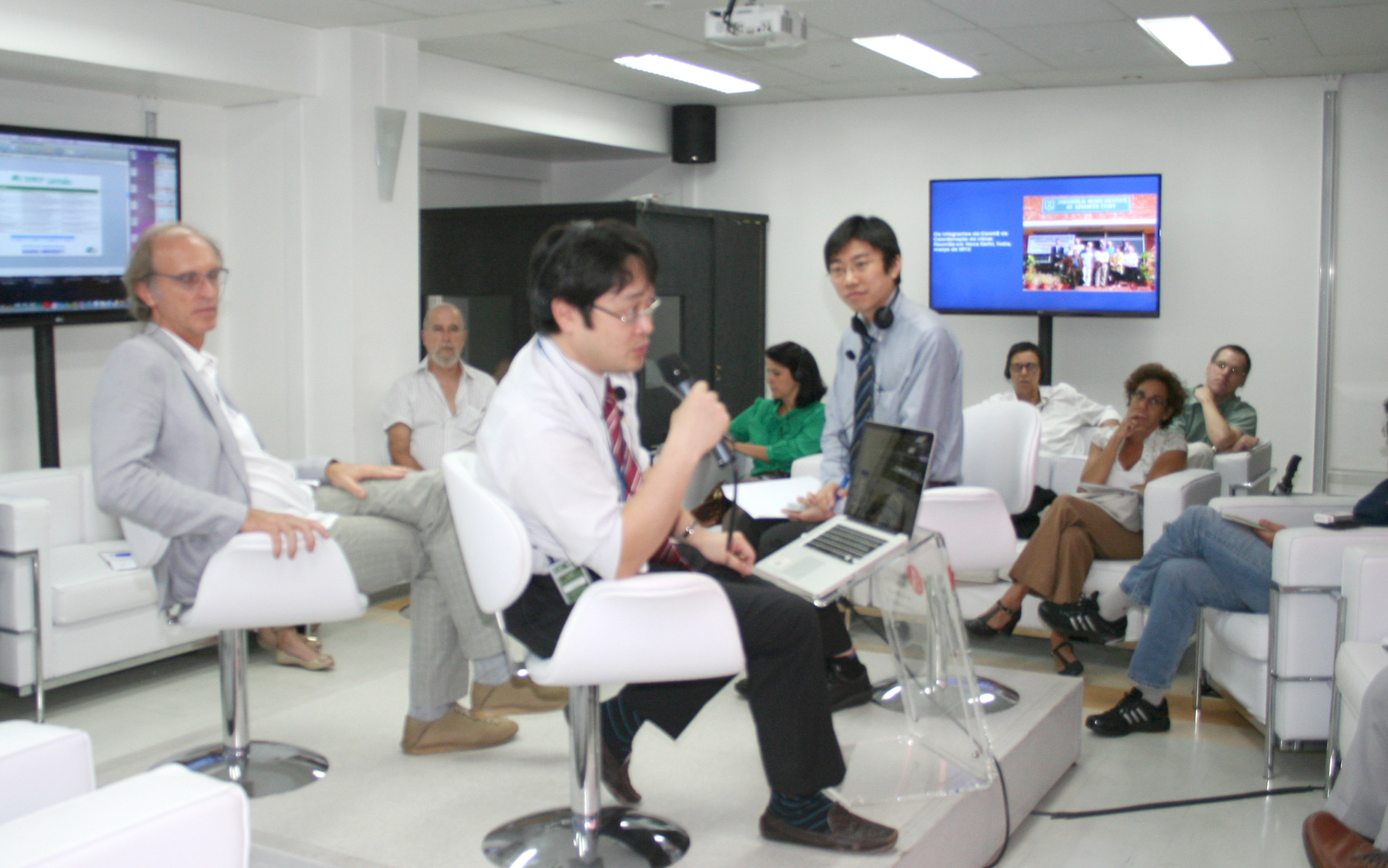 Martin Grossmann, Susumu Saito and Dapeng Cai